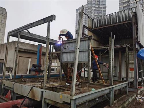 自然通風冷卻塔冬季結(jié)冰原因及其處理對策,自然通風冷卻塔填料